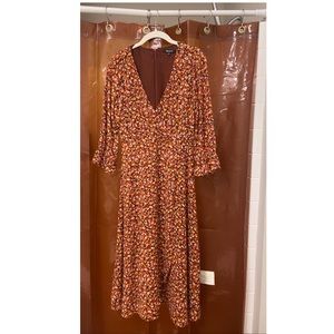 Madewell Long-Sleeve Crossover Midi Dress in Clipdot Spring Prairie